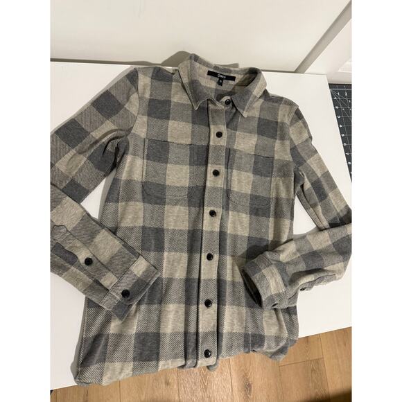 $50 Quince Stretch Sweater Fleece Button Down - Tan/ Grey - Small - Picture 4 of 9